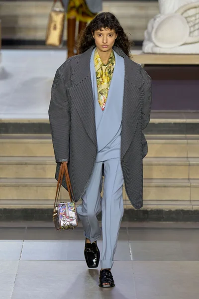 Look 29
